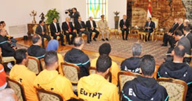 "السيسى" يكرم أعضاء البعثات الرياضية أصحاب الإنجازات 2014