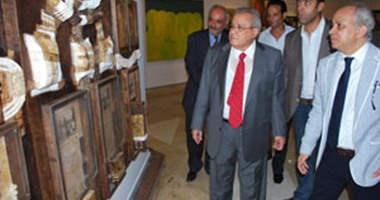 بالصور.. جابر عصفور يتفقد متحف الفن الحديث استعدادا لافتتاحه
