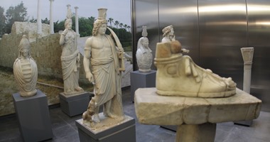 متحف الآثار بمكتبة الإسكندرية يطبق تجربة اللوحات ثنائية الأبعاد للمكفوفين  