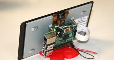 رسميا.. شاشة بمقاس 7 بوصة لجهاز Raspberry Pi متاحة للبيع بسعر 60 دولارا