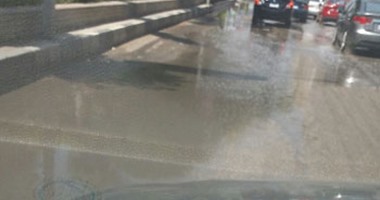 صحافة المواطن.. شارع مكرم عبيد بـ"مدينة نصر" يغرق فى الصرف الصحى