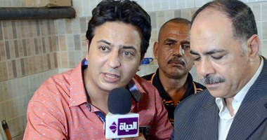 بالصور.. أحمد رجب يقدم حلقة عن منافذ بيع اللحوم المسرطنة فى "مهة خاصة"