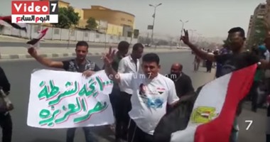 بالفيديو .. مواطنون يهتفون أمام حديقة الفسطاط لا للتظاهر