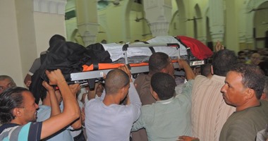 بالصور.. جنازة عسكرية مهيبة لشهيد شرطة سيناء فى مسقط رأسه بالمنوفية