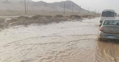 إغلاق طريق أبو زنيمة وأبو رديس بجنوب سيناء لسوء الأحوال الجوية والسيول