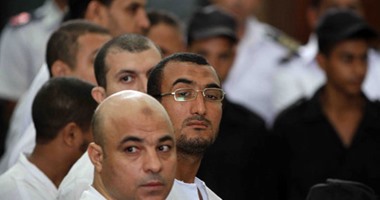 وصول المتهمين فى "أحداث عنف ماسبيرو" لمقر محاكمتهم بمعهد الأمناء