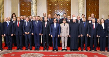 الرئاسة: السيسى شدد على إنجاز المشروعات الكبرى خلال اجتماعه بالحكومة الجديدة