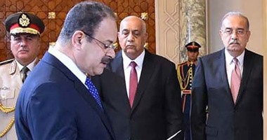 مجدى عبد الغفار يؤدى اليمين الدستورية أمام السيسى وزيرا للداخلية