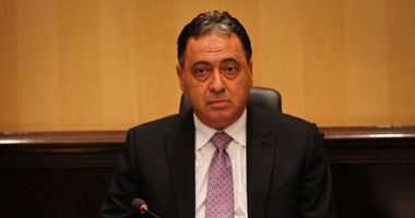 وزير الصحة يصل القاهرة بعد اطمئنانه على الحجاج المصريين المصابين بـ"منى"