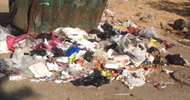 صحافة المواطن..تراكم القمامة بمنطقة عمارات الصعيد بحى القطامية بالقاهرة الجديدة