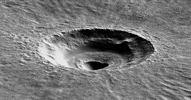 علماء يكشفون سر "حفرة المريخ" الأكبر مساحة من تكساس وكاليفورنيا