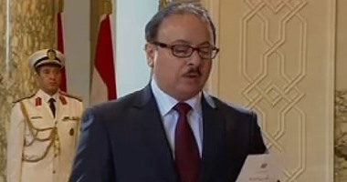 وزير الاتصالات يطالب"تنظيم الاتصالات" بتشديد الرقابة على الخطوط المجهولة