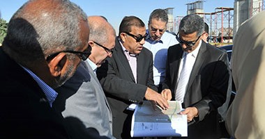 وزير النقل يتفقد طريق "القاهرة السويس" ويطالب بسرعة إنهاء المشروع القومى