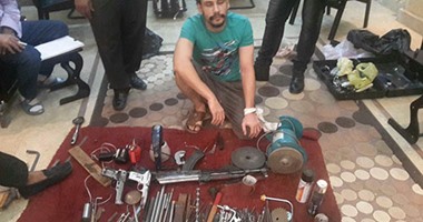 القبض على عامل لتصنيعه الأسلحة وبيعها للجماعات الإرهابية بالهرم