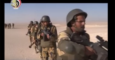 الجيش يعرض فيديو لعمليات الإنزال البرى للتدخل السريع والصاعقة بالواحات