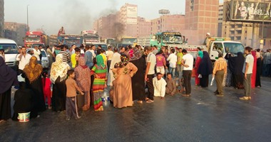 صحافة المواطن.. أهالى فيصل يقطعون الطريق الدائرى لانقطاع المياه