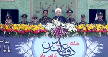 بالصور.. حسن روحانى يحضر استعراض عسكرى بمناسبة ذكرى الحرب العراقية الإيرانية