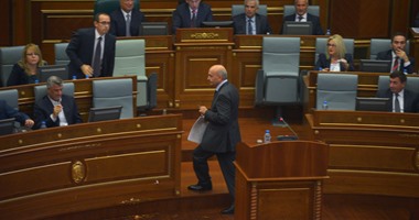 مشرعو كوسوفو يصوتون لصالح حل البرلمان وإجراء انتخابات مبكرة