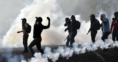 بالصور.. اشتباكات بين الطلاب والشرطة المكسيكية فى جنوب البلاد