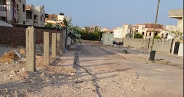 صحافة المواطن..كابل كهرباء يتوسط أحد شوارع منطقة الأحياء بالغردقة
