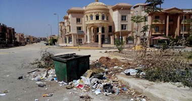 "صحافة المواطن".. قارئة تشكو انتشار القمامة بالتجمع الخامس