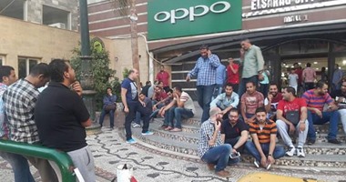 شرطة المرافق تغلق محلات بالسراج مول بالشمع الأحمر لعدم وجود تراخيص
