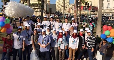 بالصور.. إقبال المواطنين على الحدائق والمتنزهات بالمحافظات فى أول أيام العيد.. رجال الكنائس يشاركون المسلمين فرحتهم ويقدمون التهانى.. حركات حقوقية لمواجهة التحرش.. وزيارة المقابر أبرز العادات القديمة