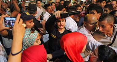 الشرطة النسائية تنتشر أمام سينمات وسط البلد لمواجهة التحرش