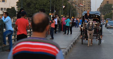 العيد فرحة .. حنطور وسيلفى وتاتو على الكورنيش