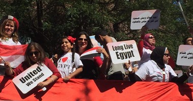 بالصور.. موكب للجالية المصرية يطوف نيويورك بالأعلام لاستقبال السيسى