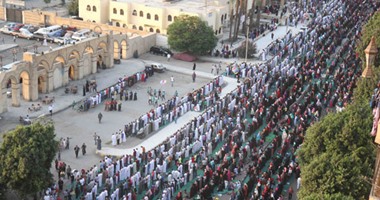صلاة العيد وفرحة الأطفال و"السيلفى" فى ساحة جامع عمرو بن العاص