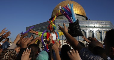 بالصور.. الفلسطينيون يحتفلون بقدوم عيد الأضحى المبارك رغم قيود الاحتلال 