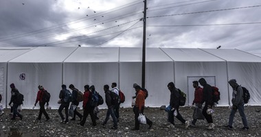 المنظمة الدولية للهجرة: مغادرة أول مجموعة من طالبى اللجوء من اليونان