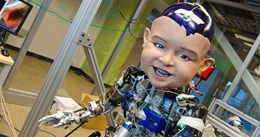علماء يطورون روبوتا جديدا على شكل طفل يمكنه قراءة المشاعر وإضحاكك