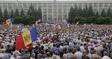 متظاهرو مولدوفا يعتصمون أمام السفارة الأمريكية احتجاجا على دعمها للحكومة