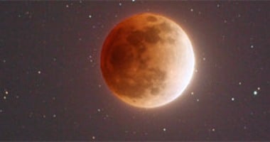 البحوث الفلكية:ما تردد عن العلاقة بين "نهاية العالم" وخسوف القمر غير دقيق