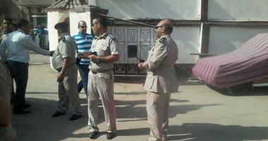 مدير أمن الإسكندرية يقود حملة لإزالة إشغالات محطة السوق "بباكوس"