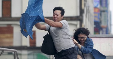 بالصور.. إعصار قوى يضرب سواحل تايوان و إجلاء الالاف كإجراء وقائى