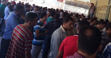 سقوط رقيب شرطة وموظفين بمرور الزقازيق أثناء تلقيهم رشاوى من المواطنين
