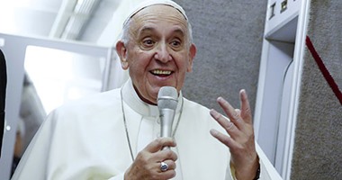 بالصور.. بابا الفاتيكان يعود لـ"روما" بعد جولته فى كوبا والولايات المتحدة