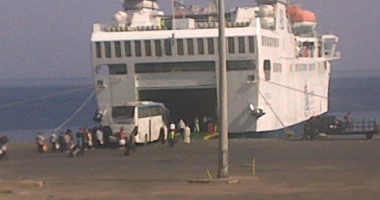 استقبال 370 راكب لميناء نويبع و تداول 112 شاحنة