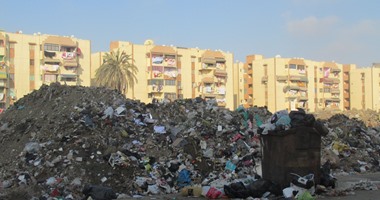 بالصور.. القمامة والمواشى والحمير ظاهرة تؤرق سكان المناطق الشعبية ببورسعيد