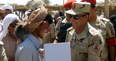 قائد الجيش الثالث يلتقى بشيوخ قبائل وعواقل جنوب سيناء