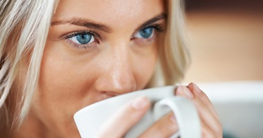 لعاشقات القهوة.. 5 أسباب تدفعك لفنجان كل يوم الصبح