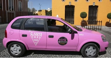 إطلاق خدمة سيارات أجرة "للنساء فقط" فى مصر