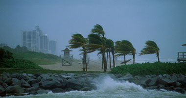 الإعصار جيمينا يشتد فى المحيط الهادئ ويصبح من الفئة الثانية