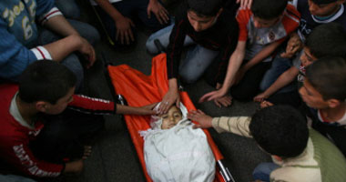 دبابة إسرائيلية تقتل طفلاً فلسطينياً