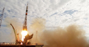 إطلاق صاروخ روسى يحمل قمرا صناعيا من قاعدة "بليسيتسك" العسكرية