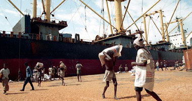 القراصنة يخطفون سفينة شحن صومالية