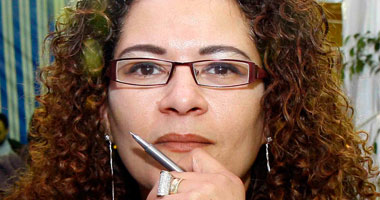 المصرية لحقوق الإنسان: حبس فاطمة ناعوت تهديد لحرية الرأى والتعبير